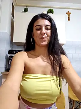 Snapshot of NathalieDream chatting on 6, 10, 2025 NathalieDream online show from 6, 10, 2025