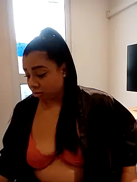 Snapshot of MelanyShayk chatting on 14, 2, 2025 MelanyShayk online show from 14, 2, 2025