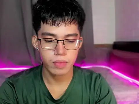 Snapshot of Lightjt04 chatting on 18, 9, 2025 Lightjt04 online show from 18, 9, 2025