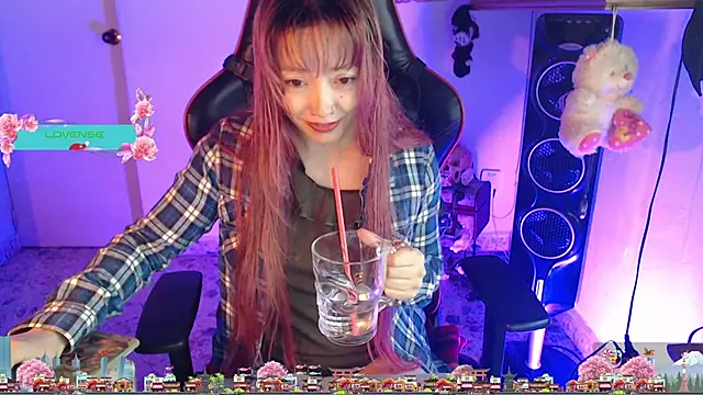 pink-2022 online show from 17, 12, 2024