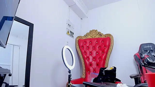 Snapshot of Cleopatra_Trans chatting on 17, 2, 2025 Cleopatra Trans online show from 17, 2, 2025