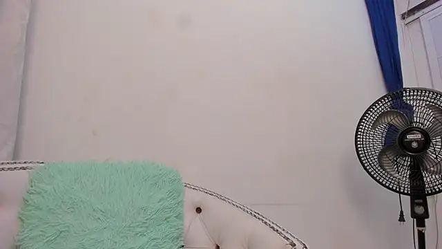 Snapshot of Cleopatra_Trans chatting on 18, 3, 2025 Cleopatra Trans online show from 18, 3, 2025