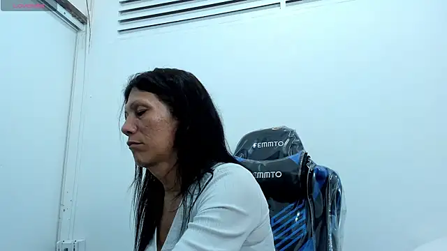 Snapshot of Cleopatra_Trans chatting on 10, 11, 2025 Cleopatra Trans online show from 10, 11, 2025