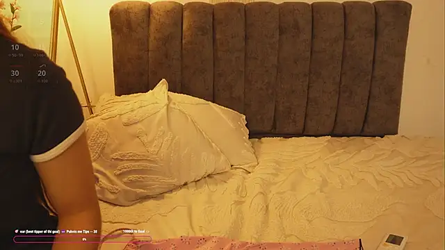 bunnycuteshy online show from 8, 9, 2025