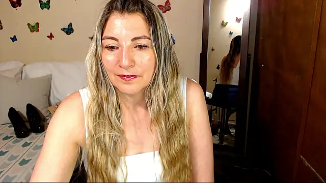 Jolie-Mature online show from 15, 1, 2026