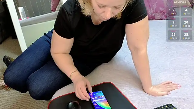 Snapshot of Lorabigass chatting on 17, 1, 2025 Lorabigass online show from 17, 1, 2025