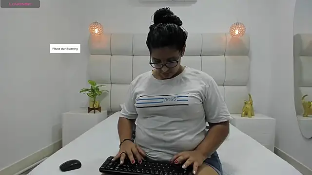 Snapshot of DanielleEvans_ chatting on 29, 11, 2025 DanielleEvans online show from 29, 11, 2025