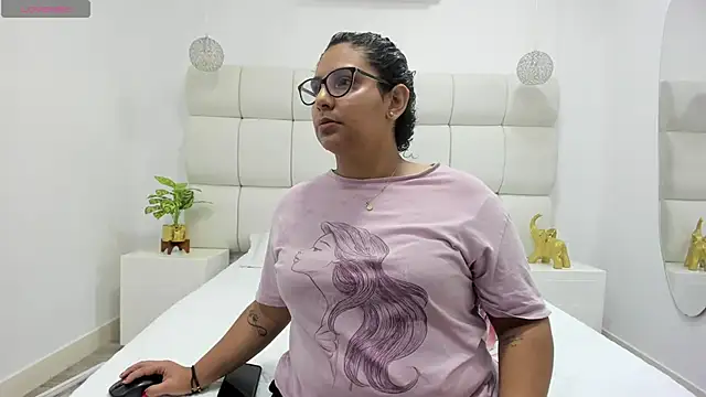 Snapshot of DanielleEvans_ chatting on 2, 12, 2025 DanielleEvans online show from 2, 12, 2025