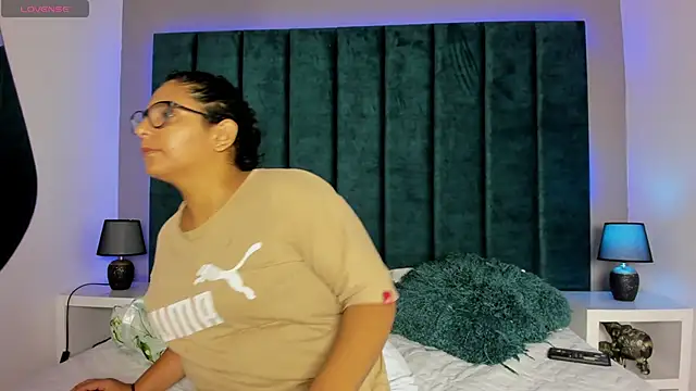 Snapshot of DanielleEvans_ chatting on 3, 12, 2025 DanielleEvans online show from 3, 12, 2025