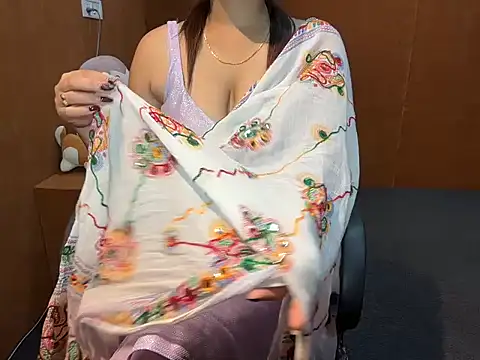 Snapshot of riya_stream chatting on 30, 10, 2025 riya stream online show from 30, 10, 2025