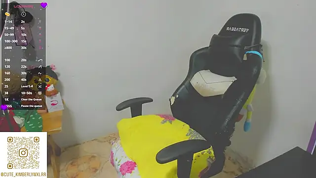 Snapshot of Kim_Wexler chatting on 4, 12, 2025 Kim Wexler online show from 4, 12, 2025