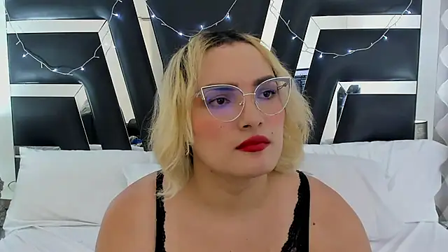 Snapshot of katya_kozlov chatting on 7, 2, 2025 katya kozlov online show from 7, 2, 2025