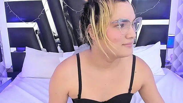 Snapshot of katya_kozlov chatting on 16, 3, 2025 katya kozlov online show from 16, 3, 2025