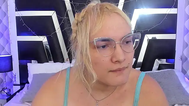 Snapshot of katya_kozlov chatting on 9, 10, 2025 katya kozlov online show from 9, 10, 2025