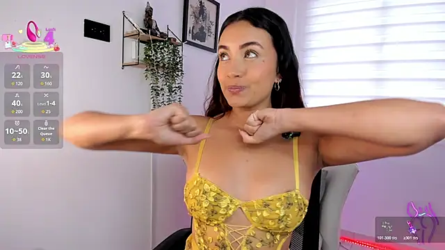 aisha es online show from 13, 7, 2026