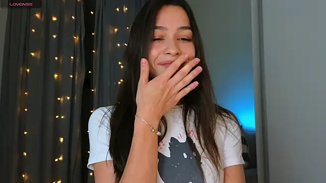 Snapshot of mo1ly chatting on 1, 1, 2025 mo1ly online show from 1, 1, 2025