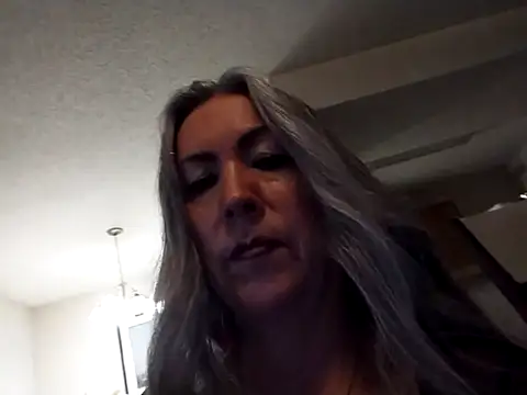 Snapshot of EvaRobinson chatting on 9, 3, 2025 EvaRobinson online show from 9, 3, 2025