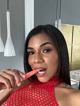 Snapshot of MauraGray chatting on 7, 2, 2025 MauraGray online show from 7, 2, 2025