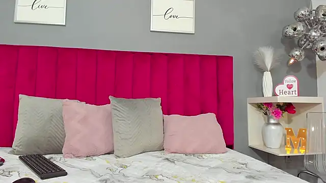 Snapshot of MauraGray chatting on 19, 2, 2025 MauraGray online show from 19, 2, 2025