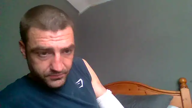 ThatGuyNextDoor1992 online show from 18, 9, 2025