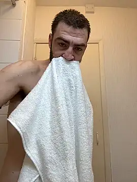 Snapshot of ThatGuyNextDoor1992 chatting on 16, 11, 2025 ThatGuyNextDoor1992 online show from 16, 11, 2025