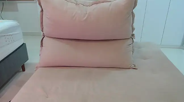 Snapshot of AliceStone19 chatting on 7, 2, 2025 AliceStone19 online show from 7, 2, 2025