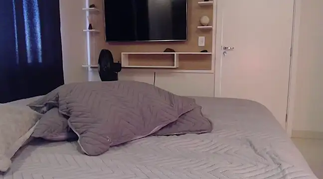 Snapshot of AliceStone19 chatting on 26, 2, 2025 AliceStone19 online show from 26, 2, 2025