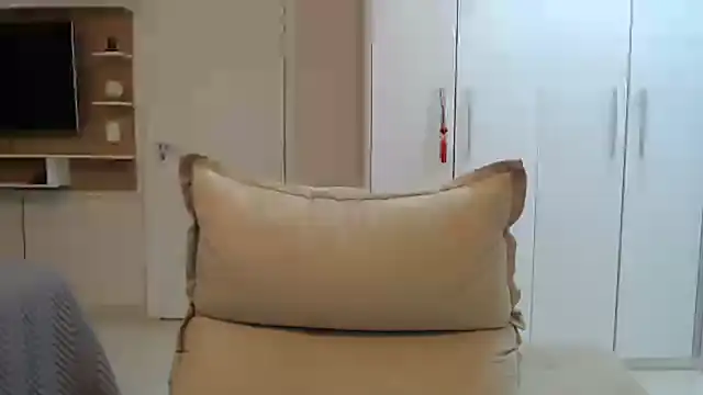 Snapshot of AliceStone19 chatting on 3, 3, 2025 AliceStone19 online show from 3, 3, 2025