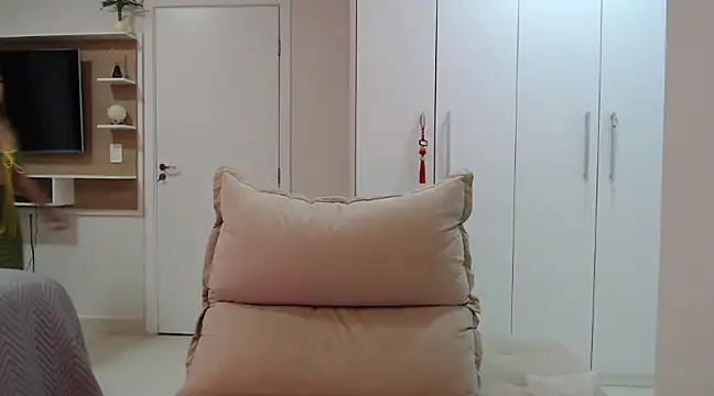 Snapshot of AliceStone19 chatting on 11, 3, 2025 AliceStone19 online show from 11, 3, 2025