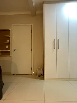 Snapshot of AliceStone19 chatting on 10, 10, 2025 AliceStone19 online show from 10, 10, 2025