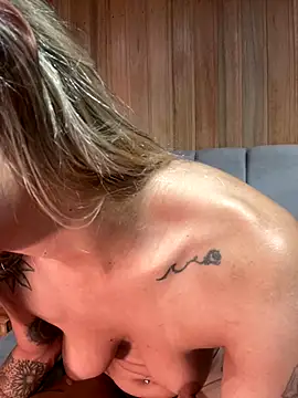 Snapshot of AliceStone19 chatting on 14, 12, 2025 AliceStone19 online show from 14, 12, 2025