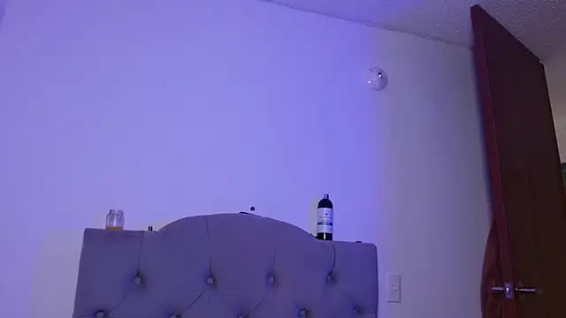 Snapshot of Red-moon1 chatting on 6, 2, 2025 Red-moon1 online show from 6, 2, 2025