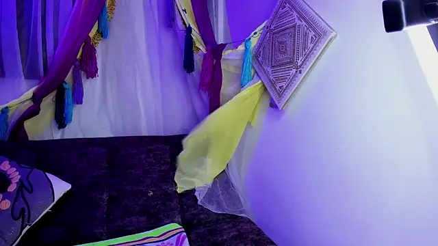 sophiaamethystt online show from 9, 4, 2026