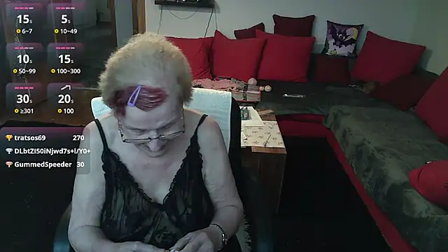 HeisseomaOriginal online show from 5, 1, 2025