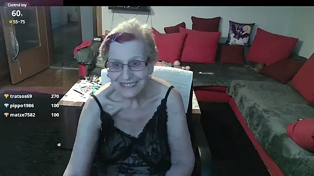 HeisseomaOriginal online show from 5, 1, 2025