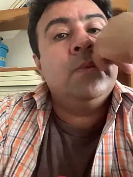 EmilianoGt online show from 7, 10, 2025