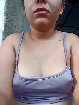 Snapshot of ValeriaSantos- chatting on 4, 1, 2025 ValeriaSantos- online show from 4, 1, 2025