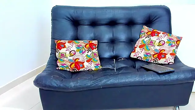 Snapshot of AlfredWalker chatting on 8, 10, 2025 AlfredWalker online show from 8, 10, 2025