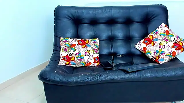 Snapshot of AlfredWalker chatting on 28, 11, 2025 AlfredWalker online show from 28, 11, 2025