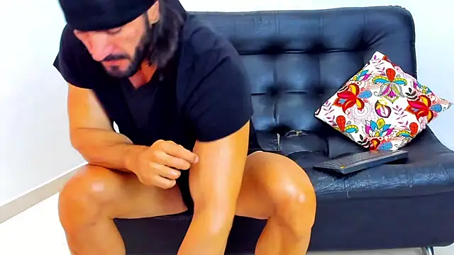 Snapshot of AlfredWalker chatting on 3, 12, 2025 AlfredWalker online show from 3, 12, 2025