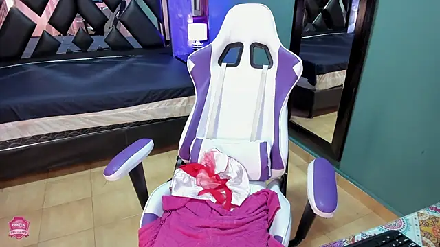 Linda4Petite online show from 10, 3, 2025