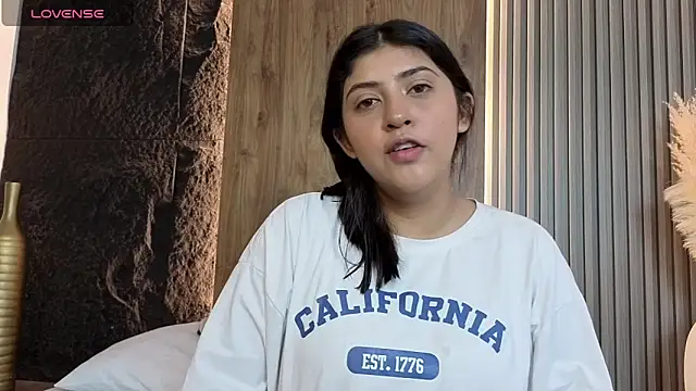 Snapshot of abby_miller26 chatting on 5, 2, 2025 abby miller26 online show from 5, 2, 2025