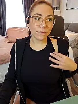 Snapshot of Ellie-L-Elizabeth chatting on 3, 12, 2024 Ellie-L-Elizabeth online show from 3, 12, 2024