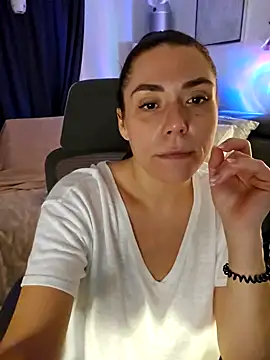 Snapshot of Ellie-L-Elizabeth chatting on 11, 2, 2025 Ellie-L-Elizabeth online show from 11, 2, 2025