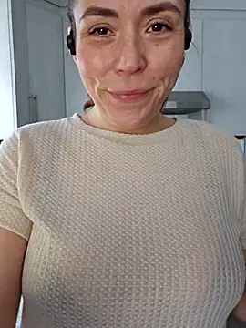 Snapshot of Ellie-L-Elizabeth chatting on 14, 2, 2025 Ellie-L-Elizabeth online show from 14, 2, 2025