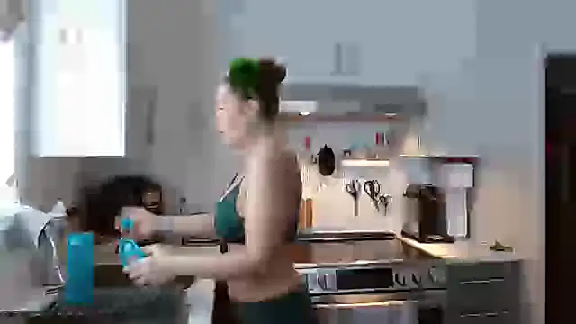 Snapshot of Ellie-L-Elizabeth chatting on 17, 3, 2025 Ellie-L-Elizabeth online show from 17, 3, 2025