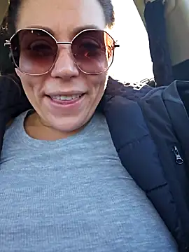 Snapshot of Ellie-L-Elizabeth chatting on 6, 11, 2025 Ellie-L-Elizabeth online show from 6, 11, 2025