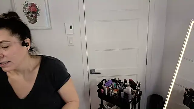 Snapshot of Ellie-L-Elizabeth chatting on 4, 12, 2025 Ellie-L-Elizabeth online show from 4, 12, 2025