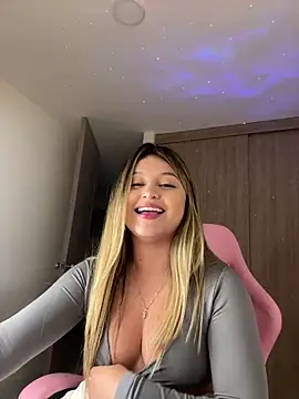 lunablossom  online show from 7, 3, 2025