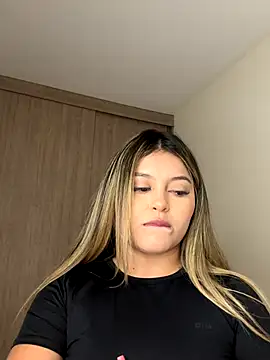 lunablossom  online show from 23, 9, 2025